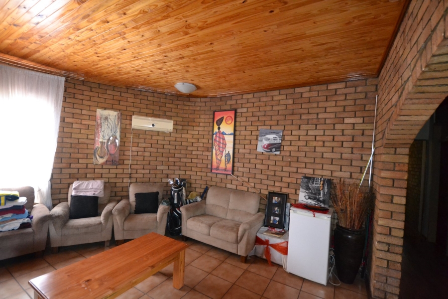 7 Bedroom Property for Sale in Riebeeckstad Free State